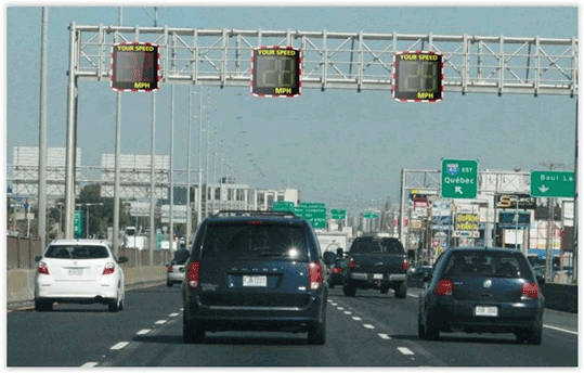 Radar cảnh báo tai nạn giao thông hiện thị tốc độ trên đường cao tốc